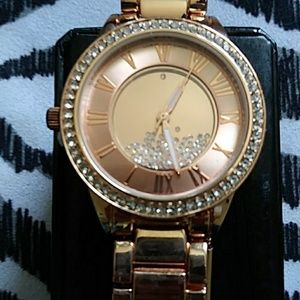 Rose gold fashion watch with crystals